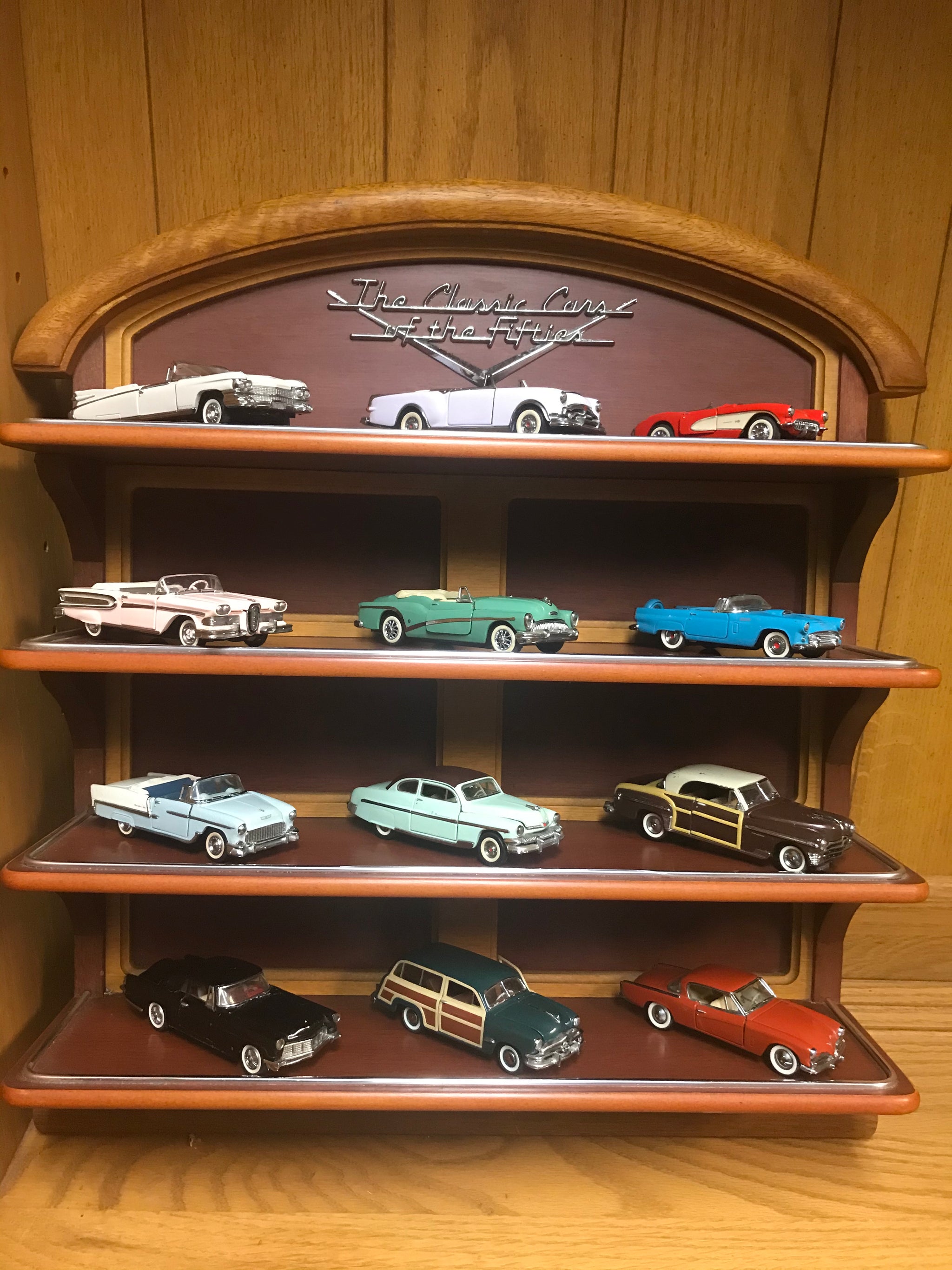 Franklin Mint Classic Cars of the 50’s 12 cars w/display shelf